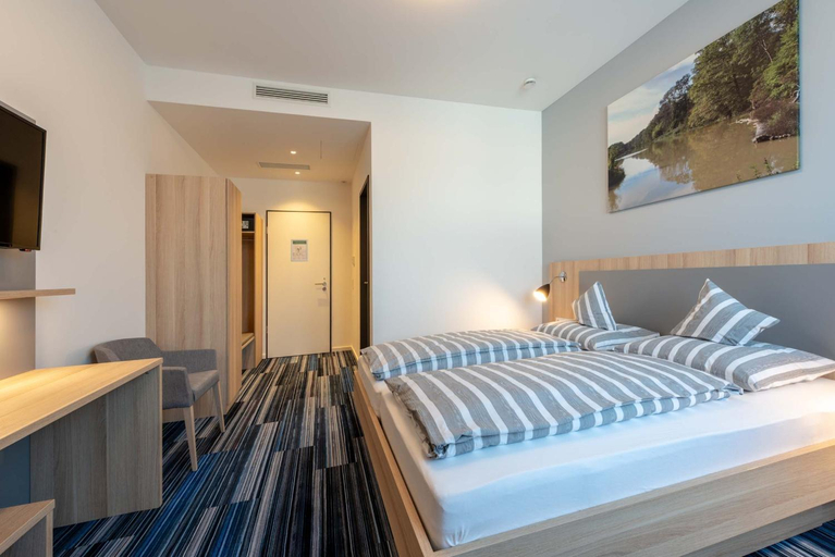 Bedroom 2, Hotel Lumi, Freiburg im Breisgau