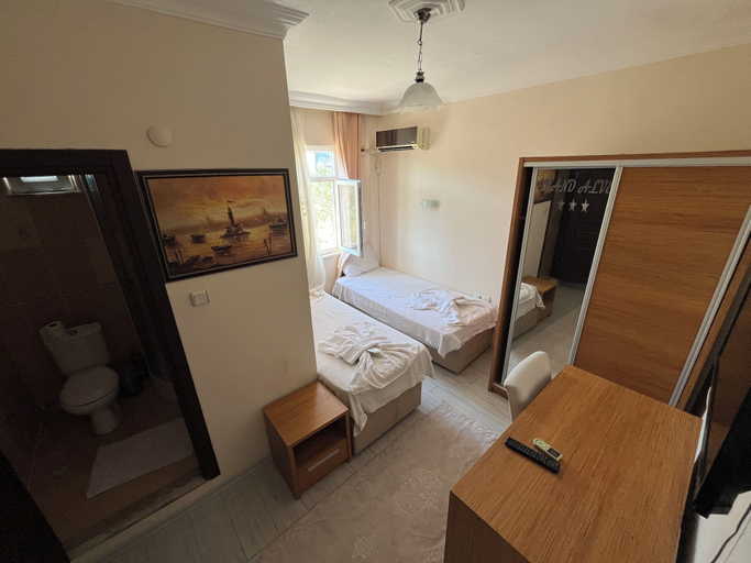 Bedroom 2, GRAND ALVER OTEL, Edremit
