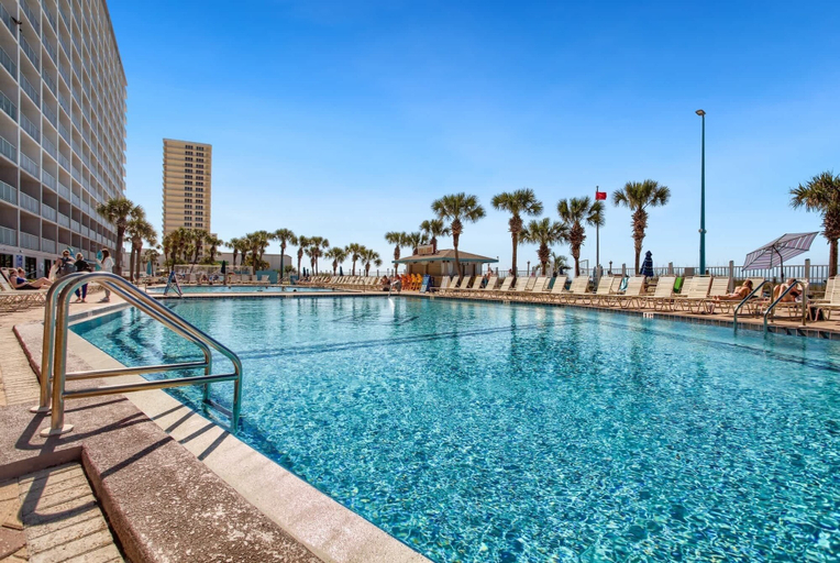 Sport & Beauty, Beach Bliss Beachfront Living!, Bay