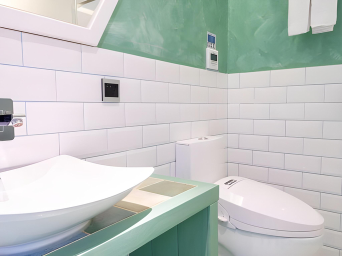 Bathroom 4, DG Hotel, Taipei City