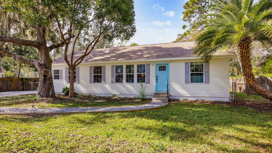 Exterior & Views 2, The Oak Hideaway Pet Friendly 3bd!, Saint Johns