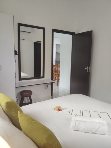 Bedroom 2, Roche Kerlan Apartments