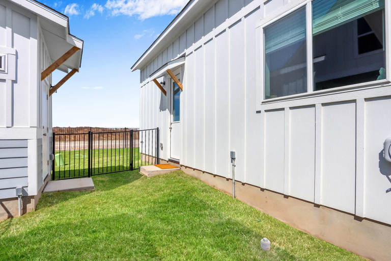 Exterior & Views 2, Gorgeous 2 BDR Cottage Minutes to Everything Nbtx!, Comal