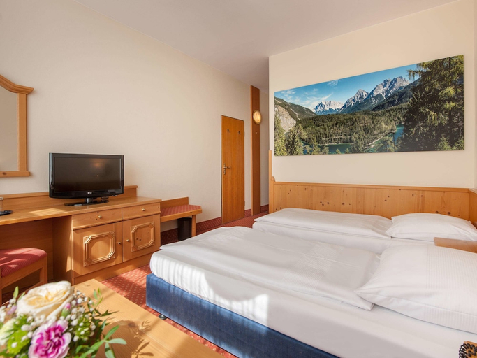 Bedroom 3, Mercure Hotel Garmisch Partenkirchen, Garmisch-Partenkirchen