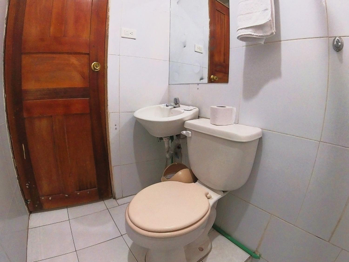Bathroom 3, Hostal Anais, Baños