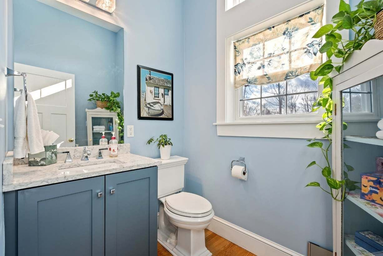 Bathroom 4, Golf-front Personal Arcade Hot tub Outdoor Kitchen, York