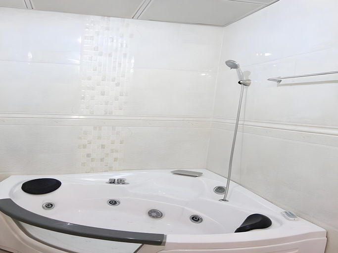 Bathroom 4, Towlan Jaber  -  تولان  للشقق المخدومة فرع جابر, Riyadh