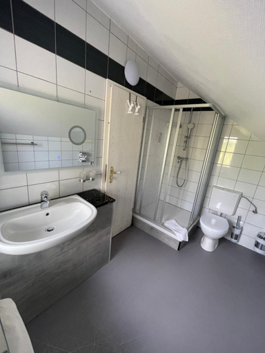 Bathroom 4, Hotel Hennesburg, Eisenach