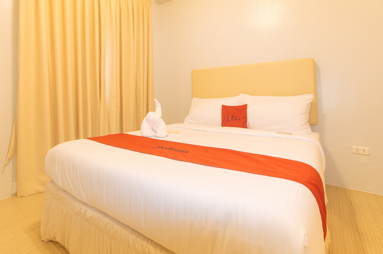 Bedroom 5, RedDoorz @ Zenova Hotel, Manila City