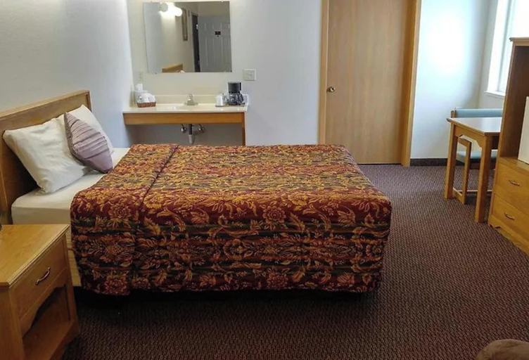 Room 4, Guardian Inn, Le Sueur
