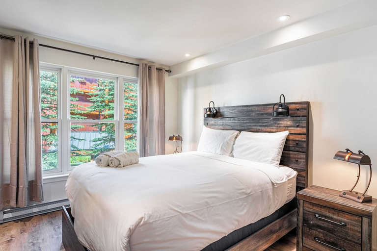 Bedroom 5, Etta Place 7 by Avantstay Ski In/ Ski Out Unit w/ Striking Views!, San Miguel