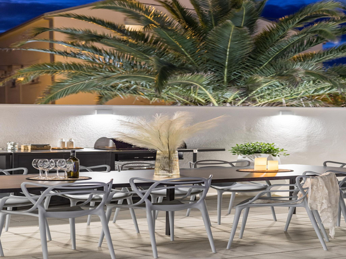 Food & Drinks 4, Apartment 5 km from Trogirs center, Trogir