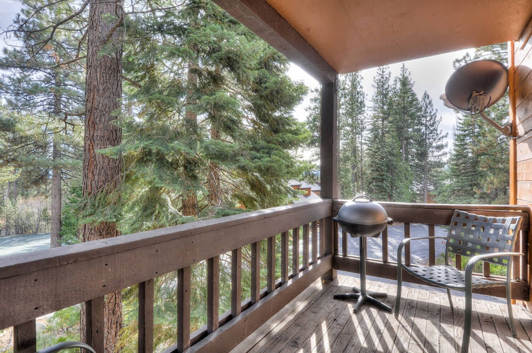 Others 1, Lake Forest Villa Patio w/ BBQ, Placer