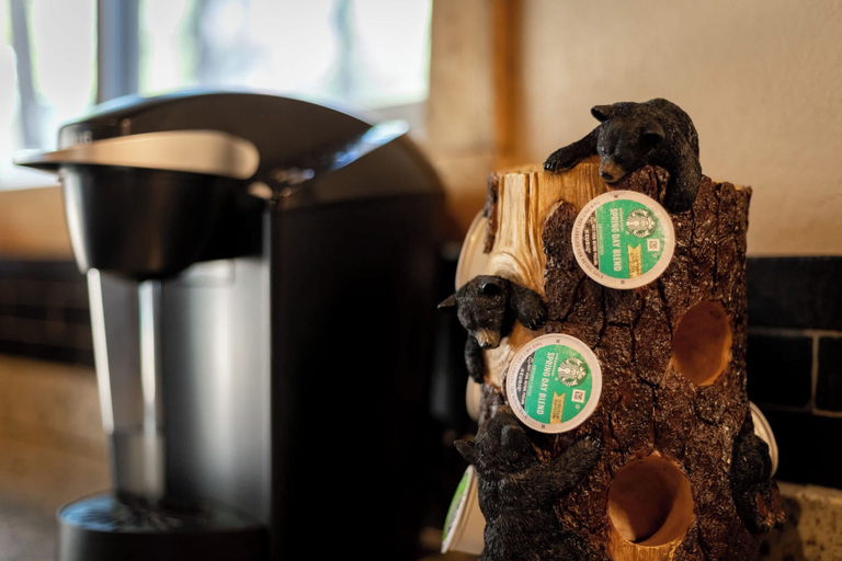 Food & Drinks 5, Willow's Hideaway - Pet Friendly Cozy Cabin!, El Dorado