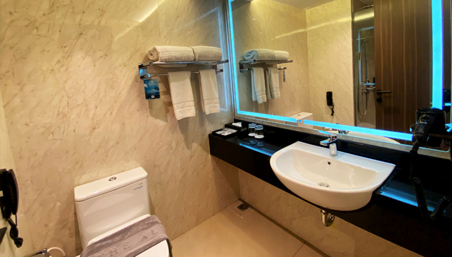 Bathroom 7