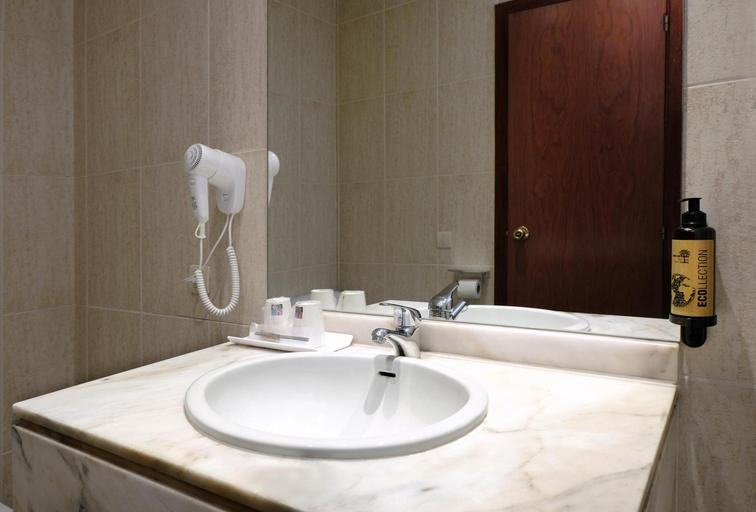 Bathroom 3, Hotel Belcaire, Castellón