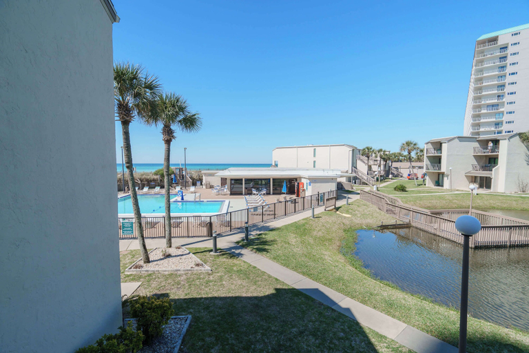 Exterior & Views, Sea Forever Cozy Oceanfront Condo, Bay
