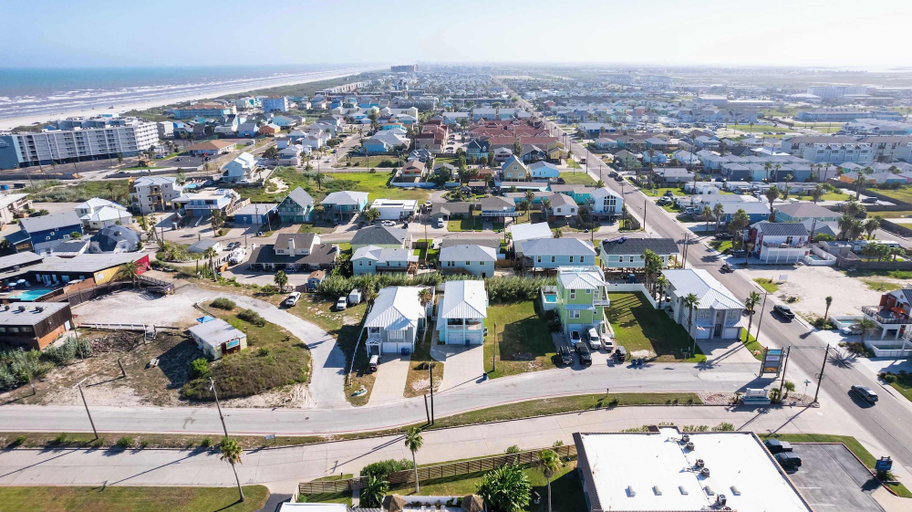 Others 5, Pet Friendly Shared Pool Sleeps 14, Nueces