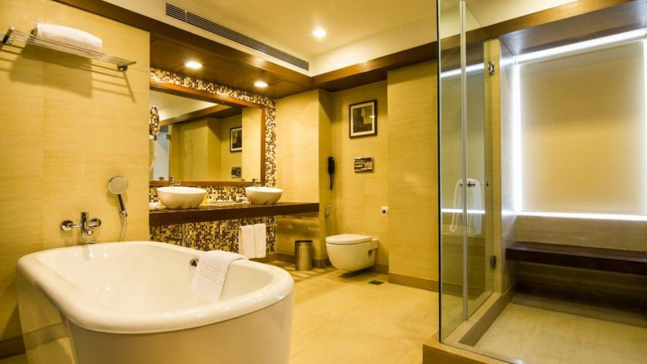 Bathroom 5, The Hridayesh SPA Wilderness Resort, Nainital