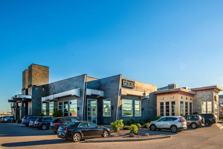 Food & Drinks 5, Sandman Hotel & Suites Winnipeg Airport, Division No. 11