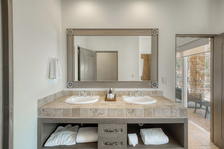 Bathroom 4, Puerta Cortés Residences by Lumina, La Paz