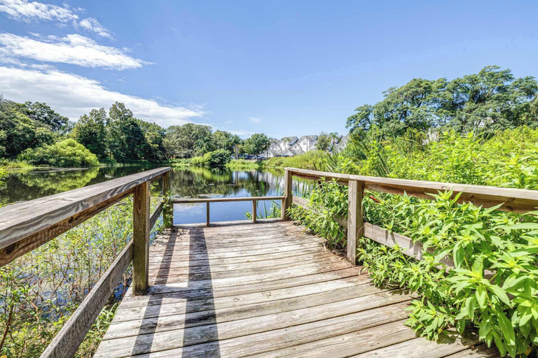 Others 5, Quiet Oak Retreat Serene 3 BDR, Hillsborough