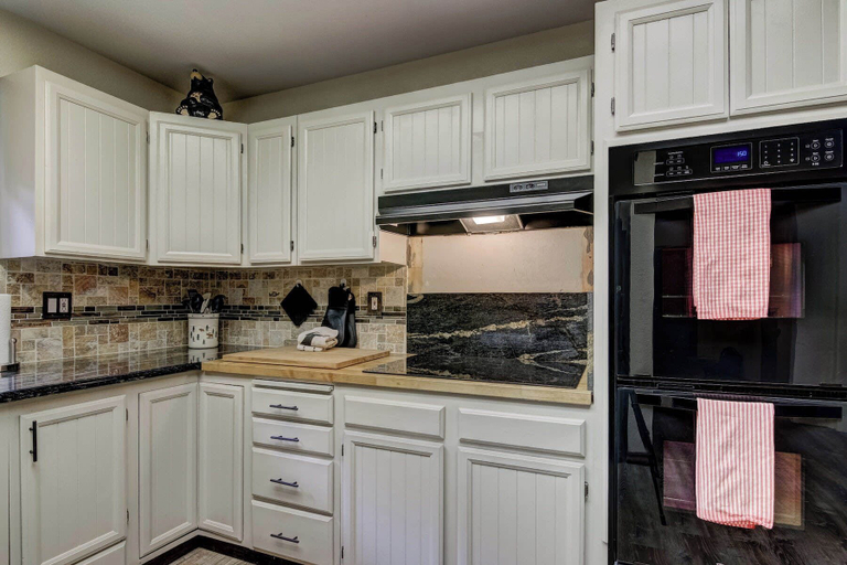 Private kitchen 5, Bear Haus - Fur Babies Welcome!, El Dorado