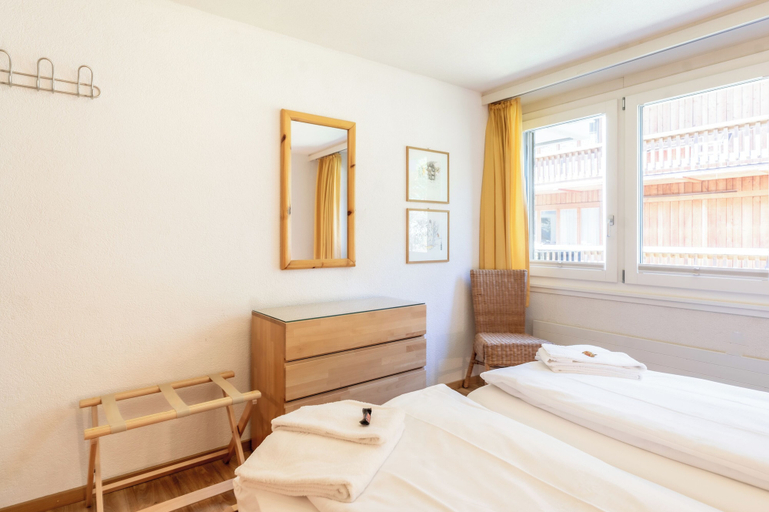 Room 3, Attila Atika, Visp