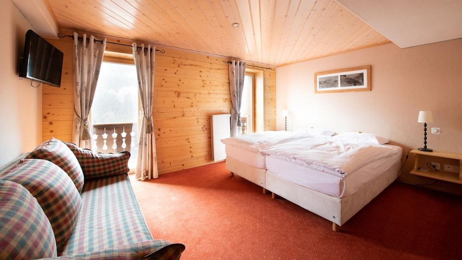 Bedroom 3, Hotel Suisse, Monthey