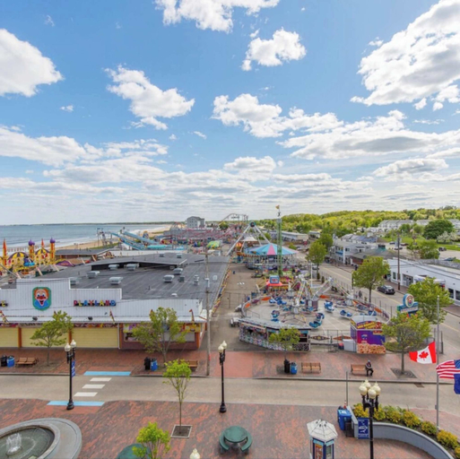 Others 4, Latitude Adjustment Walk to Beach & Dining!, Cumberland