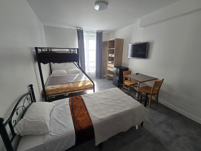 Bedroom 3, Hotel de l'Europe Pantin, Seine-Saint-Denis