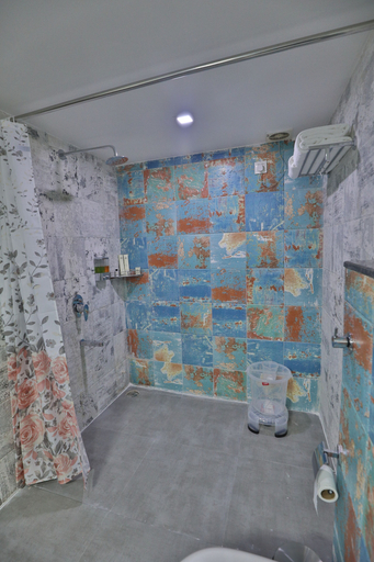 Bathroom 5, Hotel Candle Wood By A Plus Hospitality, Udaipur