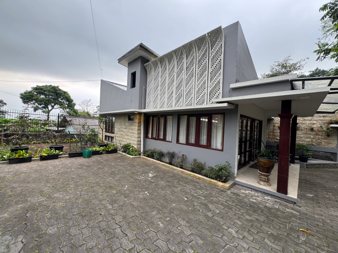 Exterior & Views 2, WANAPRASTA VILLA, Sleman
