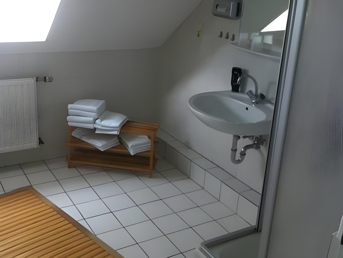 Bathroom 3, Hotel Zum Wersehof, Warendorf