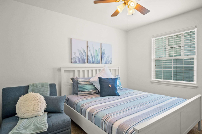 Bedroom 3, Fin and Feather - Cozy for 8, Nueces