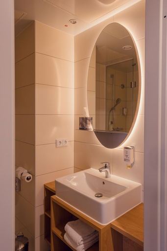 Bathroom 5, Aparthotel Adagio Access Stuttgart Airport Messe, Esslingen