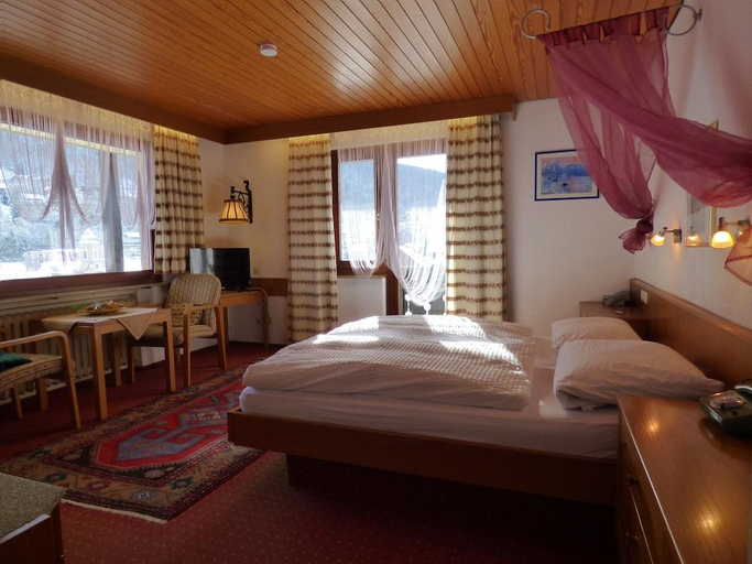 Bedroom 2, Atina Hotel, Calw