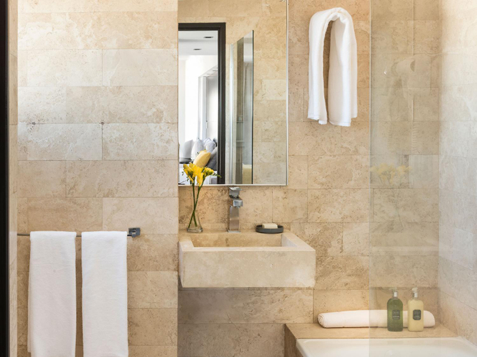 Bathroom 4, HTL City Baires, Distrito Federal