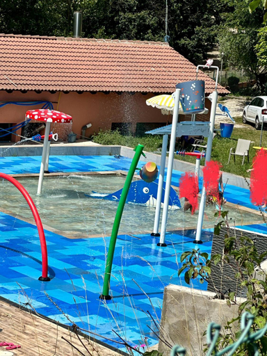 Others 5, Tiendas Safaris, Girona