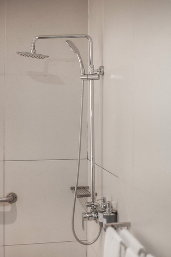 Bathroom 5, Yalla Yalla Boutique Hotel, Nkangala