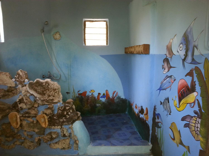 Bathroom 3, Mustapha' s Place, Kusini