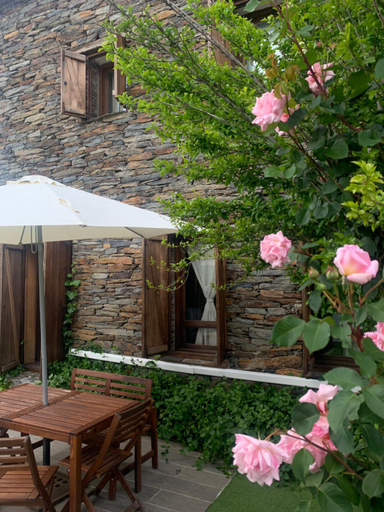 Others 2, La Cata Country House, Madrid