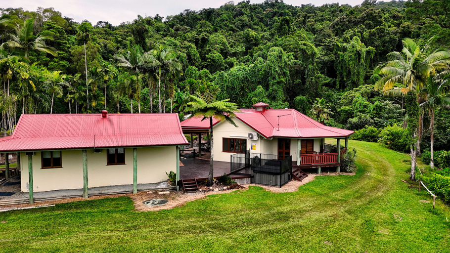 Exterior 2, Ahana Hillside, Cairns