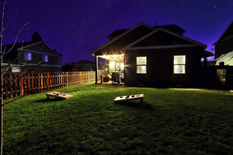 Exterior & Views 2, Bends Artful Adventure 4 BDR, Deschutes
