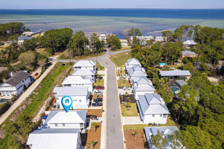 Exterior & Views 2, Beach to Bay 3BR Retreat - Cowboy Pool & Golf Cart, Walton