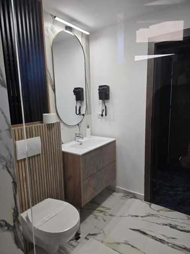 Bathroom 3, Hotel Yarus, Ploiesti