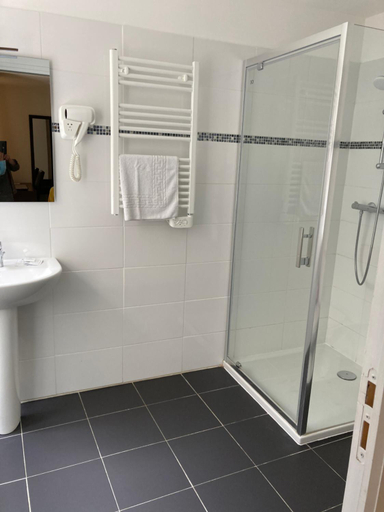 Bathroom 3, Hotel Le Saint Patrice, Calvados