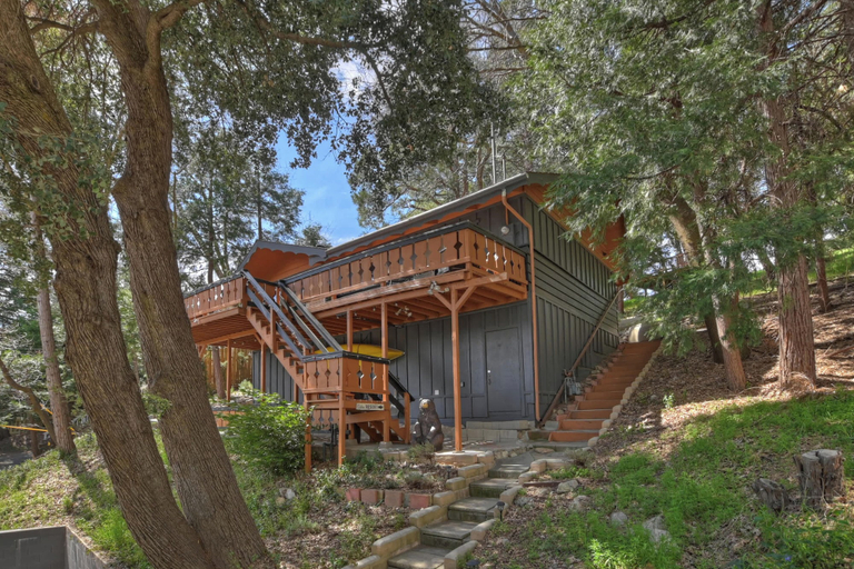 Exterior & Views 2, The Lazy Bear Cabin - For 6!, San Bernardino