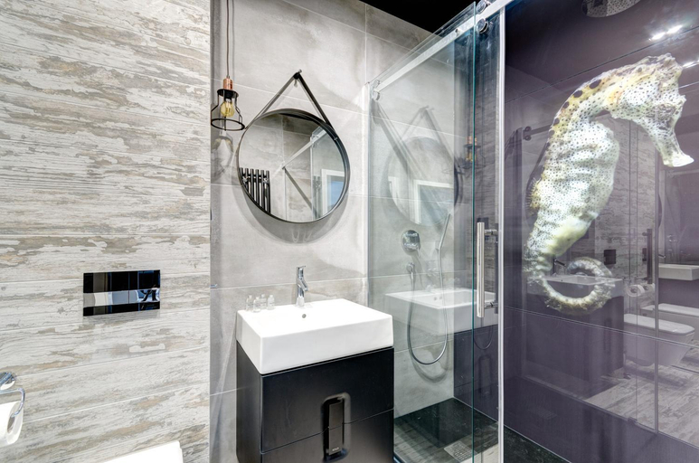 Bathroom 2, Apartments Brabank Old Town & by Noclegi Renters, Gdańsk City