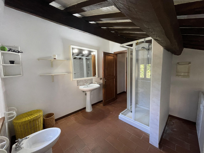 Bathroom 2, Scenic Hideaway With Pool, Fermo